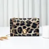 Axelväskor dolove mobil väska kvinnlig mode lady leopard kedja liten fyrkantig gräns mini lås tillverkare grossist