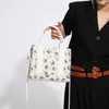 Totes Cord -Einkaufstasche kleine Tasche für Frauen Crossbody -Geldbörse mit Reißverschluss Casual Hobo Handtasche süße Erdbeerabdrucktaschen