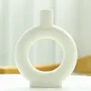 Vases Nordic Circular Hollow Ceramics Flower Pot Home Decoration Accessoires Bureau Bureau de bureau
