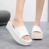 Kleidungsschuhe Hightops Massage Pantoffeln Hochwertige Frauen Flip Flop 2024 Sandalen Frau Größe 12 Sommer Tennis