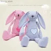 Pluszowe lalki Kawaii Stripe Długie ucho Rabbit Pchana zabawka Bell Baby Kootująca miękka urocza lalka dla snu Dzieci Prezent Dostępny Y240415