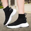 Chaussures décontractées 2024 Couples Chaussettes Sports Fashion Breathbale Black Trainers Hommes Walking Walking Sneakers High Top Women's Gym