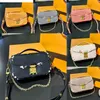 Designer messenger tas reliëf bloem hete vrouwen crossbody schoudertas kettingen portemonnee gemakkelijk zakje op riem letters strepen luxe kruislichaam handtassen m81066 m80349