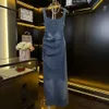 Slim Fit Denim Strap Dress för kvinnor på våren/sommaren 2024, europeisk stil, i kombination med en botten Suspender Vest -kjol