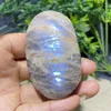 Dekorativa figurer Moonstone Natural Stones och Crystal Palm Blue Light Feldspar Golden Hecatolite Mineral Provers Prov Heminredning