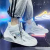 Lässige Schuhe Männer hoher Top Hip Hop Sneakers atmungsaktives leichtes männliches Wanderschuhe cool