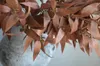装飾的な花23.6 "人工ユーカリの葉の枝 - ラストブラウンフォールホームウェディンググリーンフェイク植物秋の冬のキッチン