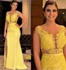 2022 Charming Yellow Mother of the Bride Dresses Lace Appliques Beaded Formal Split Satin Evening Gowns Wedding Guest Dress B0613G5709643