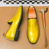 Casual skor som säljer mäns glansiga läder Europa Amerika slip resistenta enkla loafers vandring gratis leverans