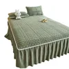 Jesienne i zimowe gęste światłowód z pikowanej spódnicy z łóżka TreePiece Bedspread Pustrproof Coral Polar Cover 240415