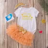 Baby One Summer Year Old Suit Spädbarnsset Kort ärm Brev Tryck Romper Princess Dress Hair Accessories 3 Piece Set