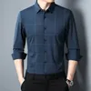 Camisa casual masculina respirável e legal no verão