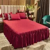 Foglio letto da letto da 1 pezzi Colore rosso tintura di gonne tinte 120150180200 SkirtsPillowcase decorazione necessita di ordini 240415