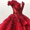 2024 Quinceanera Dresses Luxury Decory 3D Floral Aptliques Ball Gown Dark Red Burgundy Off Shourdell Crystal Beads Hollow Sweet 16ページェントプロムガウン