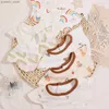 Bibs Burp Tissu 1pcs Coton Imprimer Baby Bibs Absorbant Salive Sweel Nouveau-Born Cotons Bandana Scarpe pour garçons Girls Feeding Drool Bib Y240415Y240417TX6N