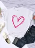 Kvinnors t-shirt plus size rosa hjärttryck kvinnor tee kläder personlighet casual t-shirts all-math kort ärm kreativ o-hals kvinnans topsl2403