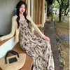 Casual Dresses 2024 French Dress Summer Cool Long Kirt Street Personlighet Fashion Temperament midja Slim Retro Rose Floral Sling Ins