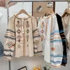 女性のブラウスエスニックスタイル刺繍トップコットンとリネントラベルウェア長袖のゆるい2024年春の夏の服