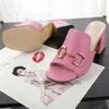 2021 Summer Beach Slipper Fashion 100% läder metall spänne kvinnor skor kohuden vit svart tjock häl sandaler lady halv hög klackar stor storlek 35-41-42 US4-US111