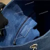 Wasgradiënt blauwe denim tote tote dames designer tas grote capaciteit zilveren badge diamant rooster zakmatelasse ketting schouderhandtas met rits portemonnee 40x30cm