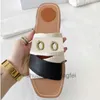 Summer Beach Slippers Fashion Shoters Lace Designer Shoe Lazy Heel Heel Flats Flops Leather Letters Lady Slides Women Women Sandals Sandals حجم كبير 35-42 مع صندوق