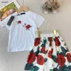 Роскошные детские спортивные костюмы Summer Girls Dress Comse Детский дизайнерский дизайнерский размер 100-150 см. Красный цветочный принт футболка и юбка 24 апреля