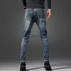 Mäns jeans designer herr jeans designer trendiga varumärke vår höst och vinter nya jeans för mäns high-end smal passform liten ben rak ben långa byxor