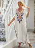 EDOLYNSA White Vintage Embroidered Long Kaftan Casual Vneck Dress Summer Clothes Women Beach Wear Caftan Maxi Q1490 240415