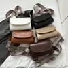 Torby na ramię vintage skórki klapa damska szeroka torebka torebka torebka mody projektant crossbody torba żeńska swobodna poduszka podróżna