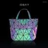 BAG Wholesale 2024 Lingge luminoso Trend di moda portatile a una spalla Le donne possono essere personalizzate