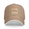 BALL CAPS 2024 Aankomst honkbal in de leeftijd van 60 Living Legend 1964 60e verjaardag veelzijdig voor mannen vrouwen Trucker Cap Headwear verstelbaar