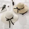Chapeaux à bord large été bord de mer grandes dames chapeau de paille version coréenne de la trébucheur bowlard pliable de vacances
