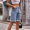 Denim shorts kvinnor sommaren fläckade raka ben nödställda modekläder för 240415