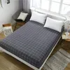 Sängkläder sätter slappa sängen som är trendig trendig hushålls sovrum dekoration madrass skyddo älskar säng 1 ark 2 örngott f0102