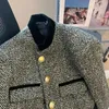 Jackets femininos 2024 Francês Tweed Coat Short Women coreano Moda de retalhos de manga longa Mulher Stand Collar Metal Button Casacos xadrez