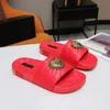 Sandales de mode d'été Sandales Designer confortable Retro Beach Slippers quotidiennement portant des chaussures plates douces et élégantes