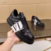 Sneakers Valenstino Podwyższanie skórzanych miłośników designerskich butów trenerów męskich mody wszechstronne sporty super wysokiej jakości miękkie trenerzy Sneaker