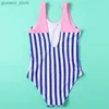 Jednoczęściowe patchwork w paski dziewczęta dla dzieci jeden kawałek stroje kąpielowej 2024 Summer dzieci Monokini Baby Baby Kąpiec Kącik Swimsuits XA012 Y240412