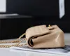 CC Bayanlar Mens Klasik Flep Luxurys Tasarımcı Çantası 7A Kaliteli Moda Zinciri Çanta Omuz Zarf Bag Lady debriyaj Kapitone Deri Tote Sling Eşit Crossbody Çantalar