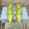 Bombas de slingbacks de cetim lâminas mulas femininas sandálias de designer de verão praia slipers sapatos de luxo sapatos de salto cônico envernizados sandália baotou meio slide sala de slide mula