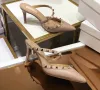 Designer High Heels Slippers Classics V Marque Femmes Chaussures de mariage 6cm 8cm 10cm Talon mince Point Nude Black Gold Sildal Sandal