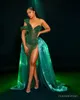2024 Hunter Green Sexy prom -jurken met afneembare trein een schouder lovertjes kant -kant gesplitste illusie kralen Tassel verjaardagsfeestje jurk Receptie jurken nl659