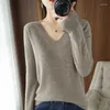 Pulls aux femmes Pulllare en V chauds et hiver en V Sweater coréen Fashion Corée à manches longues minces de couleur unie