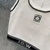 女性のデザイナーニットベストデザイナー刺繍袖の通気性ニットプルオーバー女性Tシャツスポーツスリムフィットトップ