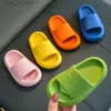 Slipper kinderen slippers comfortabel zomertuin strand sandalen baby pvc badkamer schoenen niet-slip voor jongensmeisjes T240415