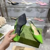 Patentowe skórzane pompki slingbacka metalowe sandały z klamry sandały Kitten Obcowanie luksusowe projektantki spiczasty palce Seksowne wieczorne buty imprezowe 01