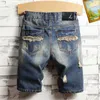 Jeans courts pour hommes trous droits pantalons en denim serré club de nuit décontractée Blue Summer Italie Style Jeans