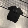 高級パターンのメンズポロスファッションデザイナープリントメンズTシャツブラック最新スタイルポロスTシャツ男性