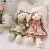 دمى Plush Creative Funny Rabbit Dolls 38cm 48cm محشوة ألعاب أرنب أرنب ناعم يرتدي فستان جميل للأطفال هدية عيد ميلاد Y240415