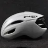 MTB Cycling Helmet for Man Integrated Ultralight Road Mountain Bike Professional Bicycle Equipment Outdoor Sports Safety 240401